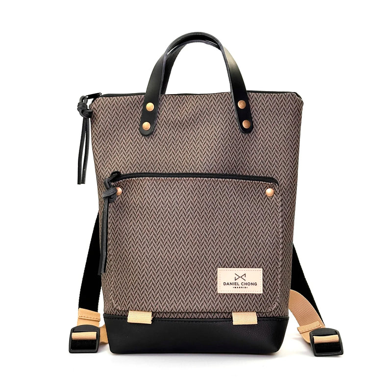 Mochila Mini Book Holder Impermeable con bolsillo extra Daniel Chong - ZigZag gris