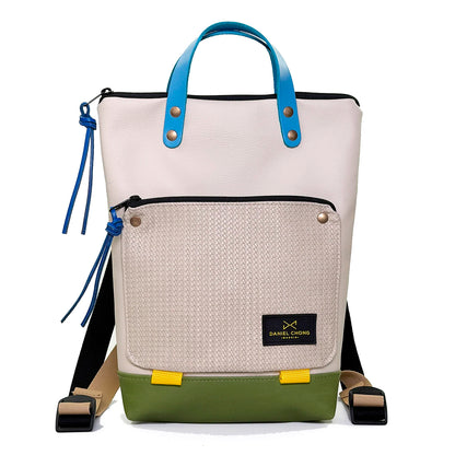 Mochila Mini Book Holder Impermeable con bolsillo extra Daniel Chong - Beige con bolsillo gris