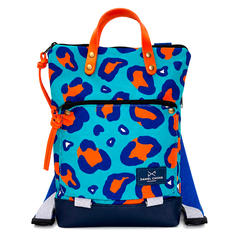 Mochila Mini Book Holder Impermeable con bolsillo extra Daniel Chong - Graphic Edition Animal Print Turquesa