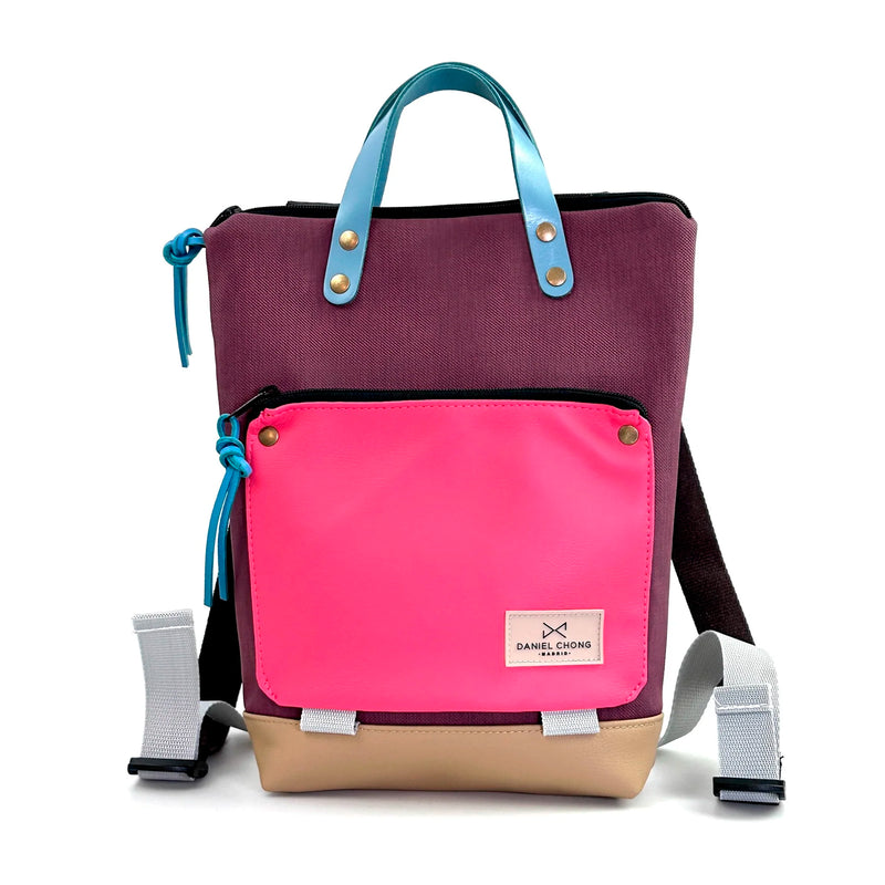 Mochila Mini Book Holder Impermeable con bolsillo extra Daniel Chong - Color vino con bolsillo fucsia