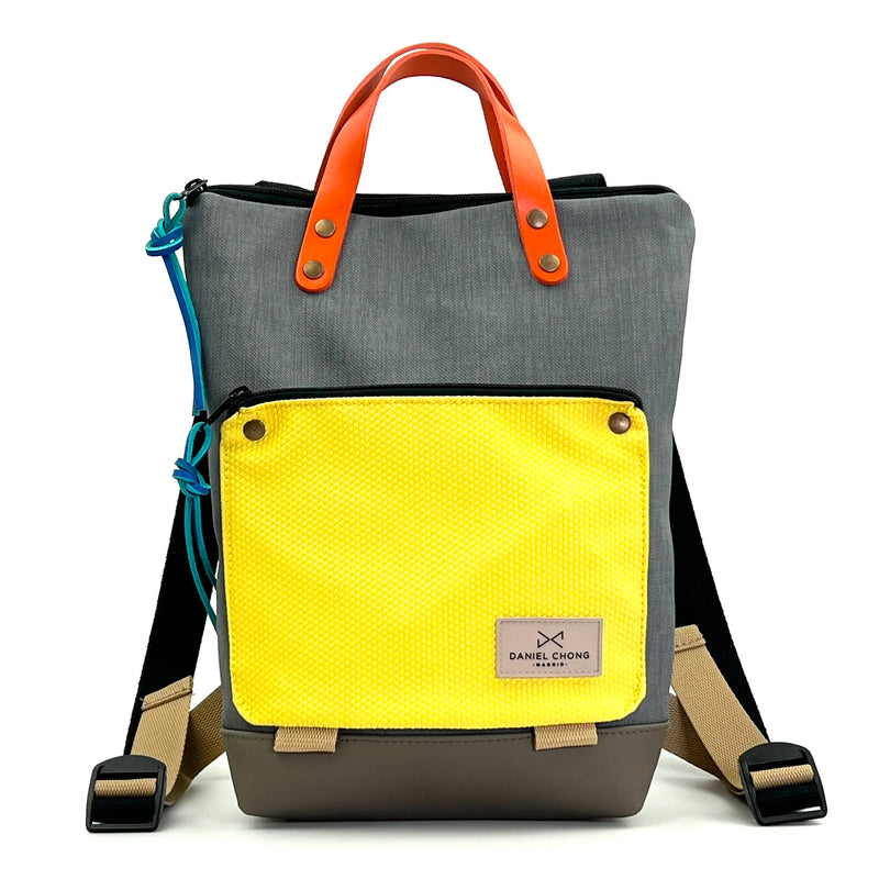 Mochila Mini Book Holder Impermeable con bolsillo extra Daniel Chong - Gris con bolsillo Zafiro amarillo