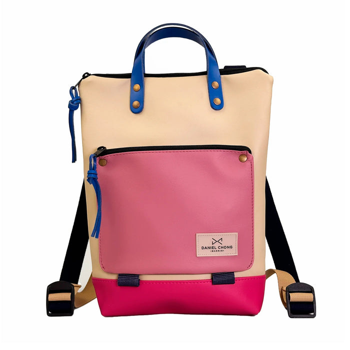 Mochila Mini Book Holder Impermeable con bolsillo extra Daniel Chong - Crema con bolsillo rosa