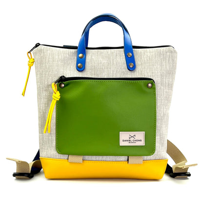 Mochila Mini Book Holder Cuadrada Impermeable con bolsillo extra Daniel Chong - Gris con bolsillo verde