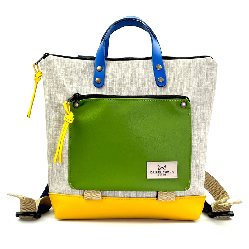 Mochila Mini Book Holder Cuadrada Impermeable con bolsillo extra Daniel Chong - Gris con bolsillo verde