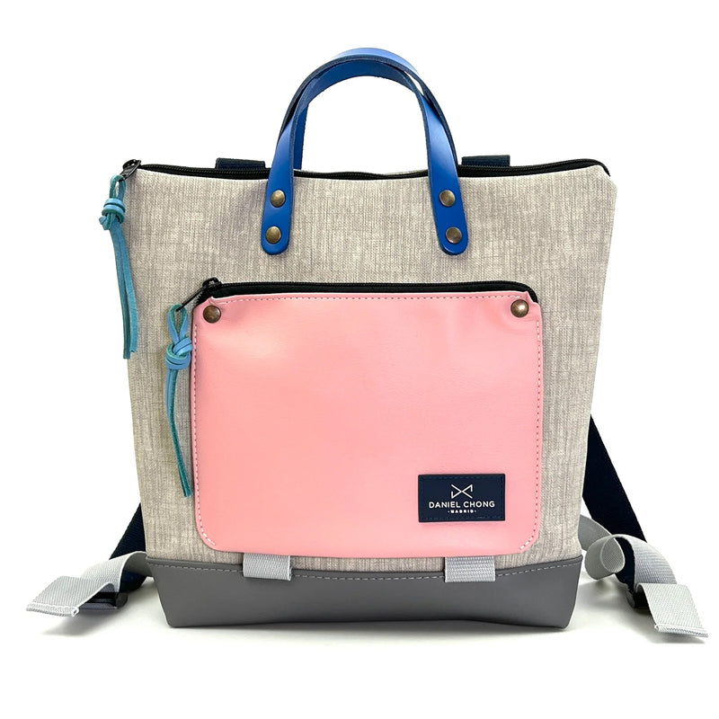 Mochila Mini Book Holder Cuadrada Impermeable con bolsillo extra Daniel Chong - Gris con bolsillo rosa