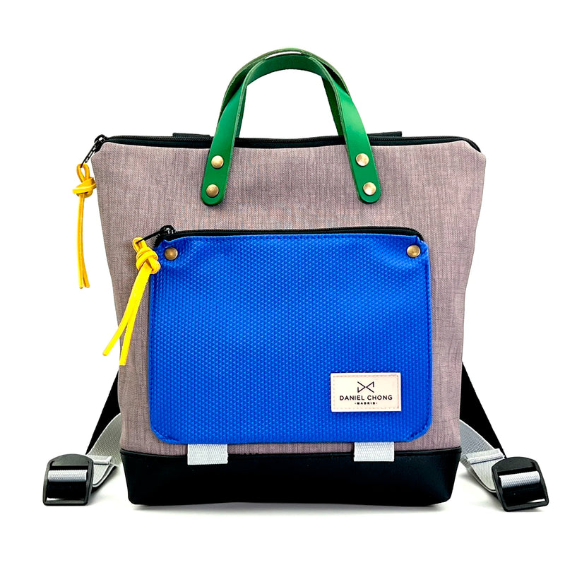 Mochila Mini Book Holder Cuadrada Impermeable con bolsillo extra Daniel Chong - Gris con bolsillo azul