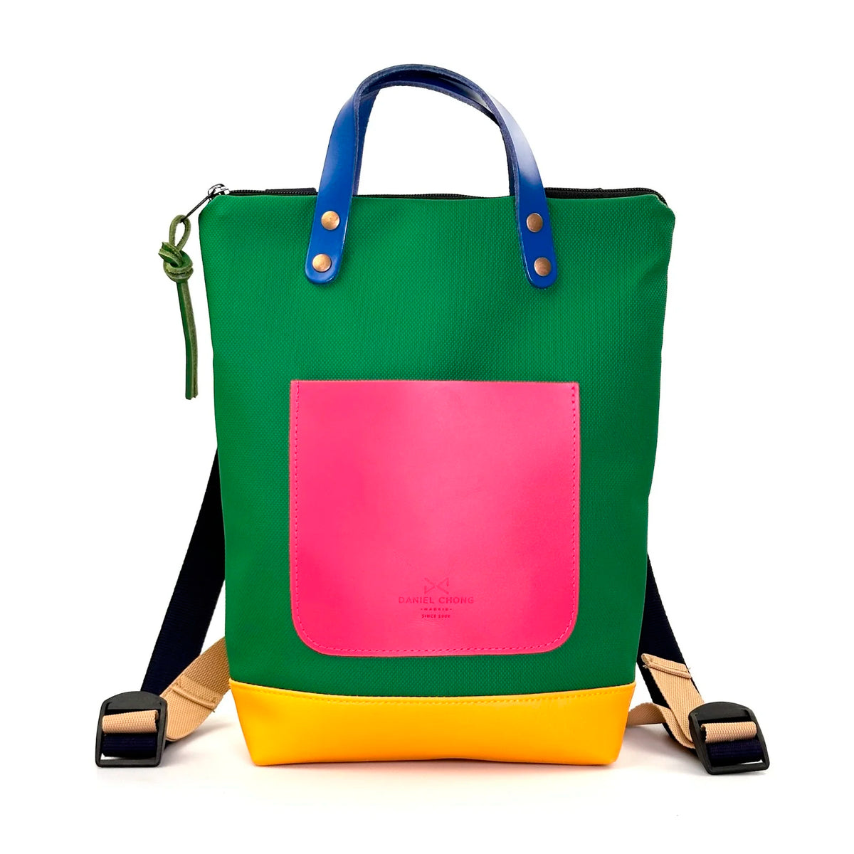 Mochila Mini Impermeable con bolsillo extra Daniel Chong - Verde con bolsillo fucsia
