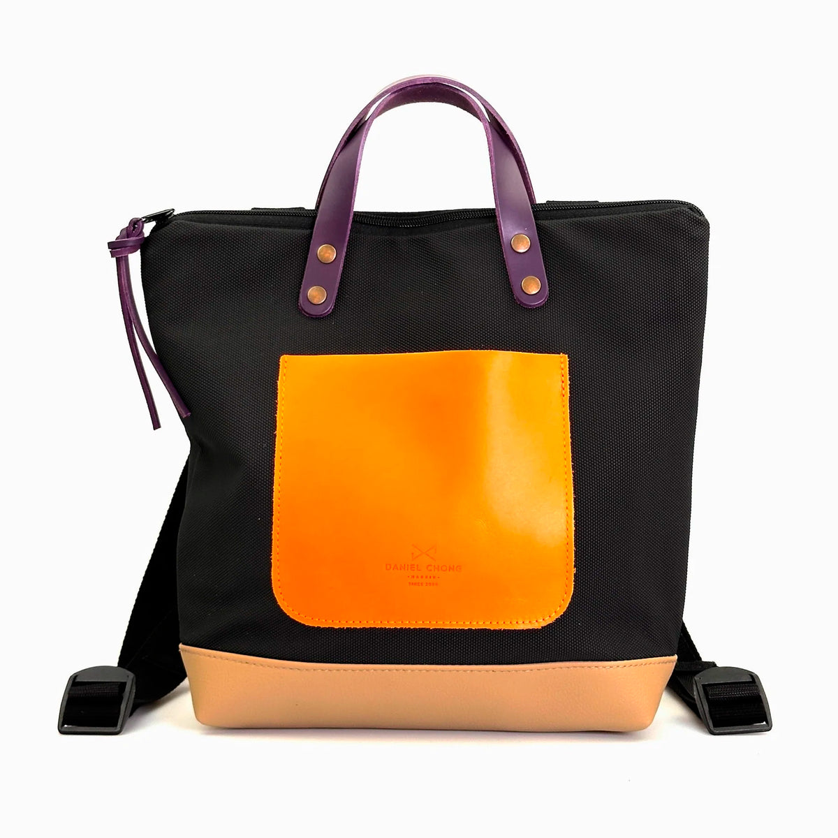 Mochila Mini Cuadrada Impermeable con bolsillo extra Daniel Chong - Negro con bolsillo amarillo