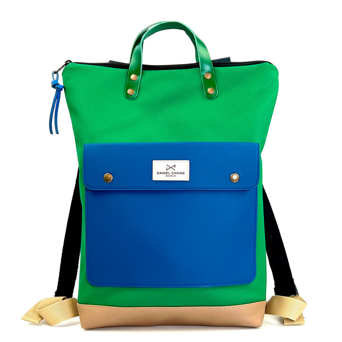 Mochila Slim Solapa Impermeable con bolsillo extra Daniel Chong - Verde con bolsillo azul