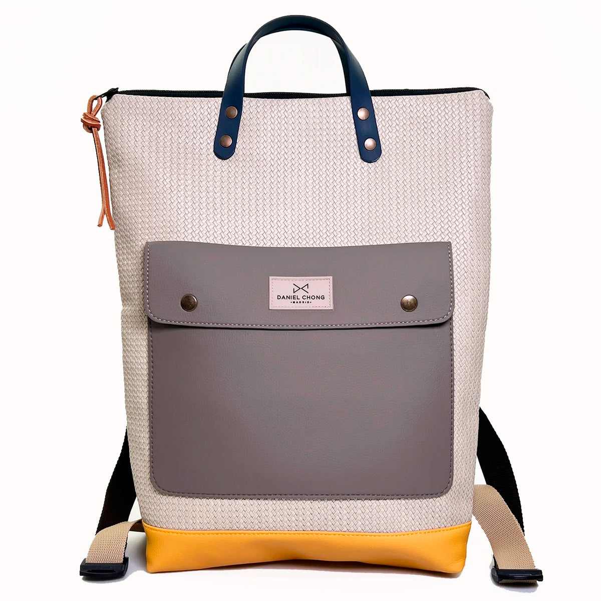 Mochila Slim Solapa Impermeable con bolsillo extra Daniel Chong - Beige con bolsillo gris