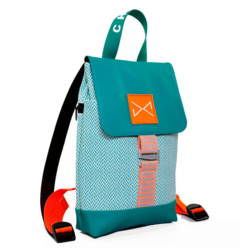 Mochila The Hook Mini Impermeable con bolsillo extra Daniel Chong - Solapa Turquesa