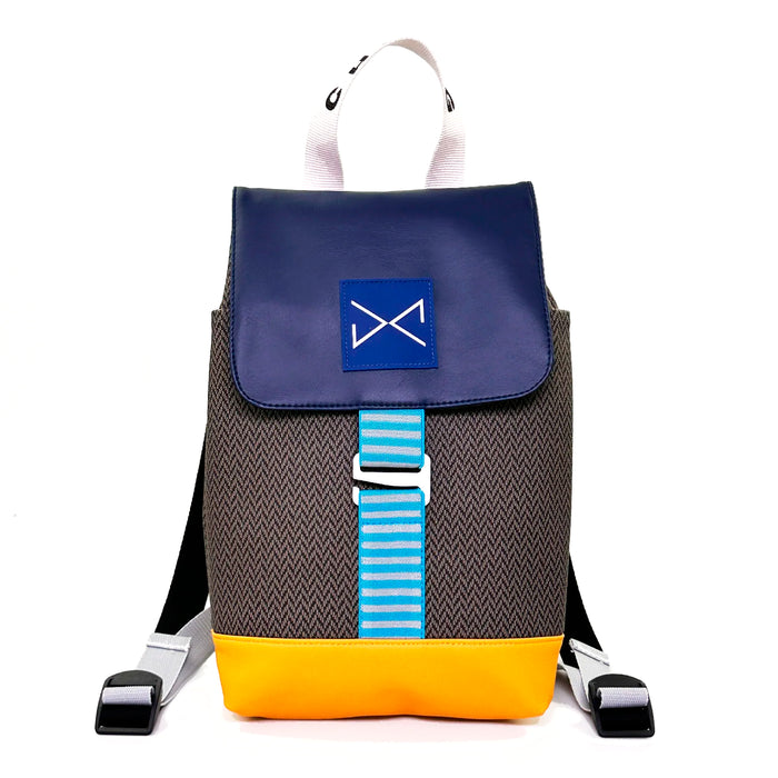 Mochila The Hook Mini Impermeable con bolsillo extra Daniel Chong - Solapa Azul