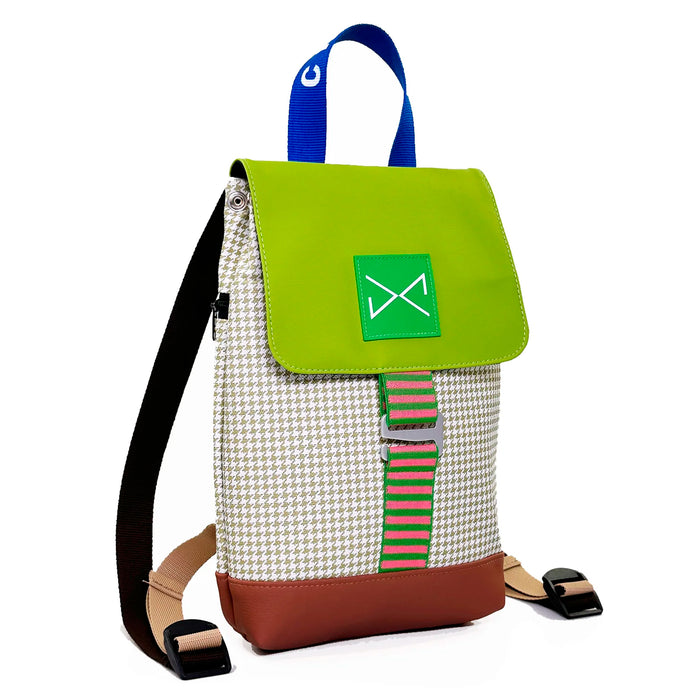 Mochila The Hook Mini Impermeable con bolsillo extra Daniel Chong - Solapa Verde