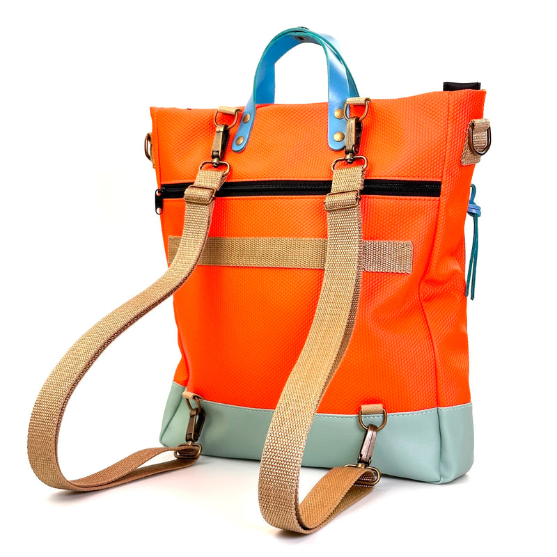 Bolso-mochila Worker Bag de Daniel Chong - Naranja con bolsillo gris