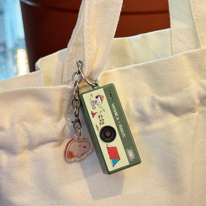 Cámara digital - Yashica x Peanuts Keychain