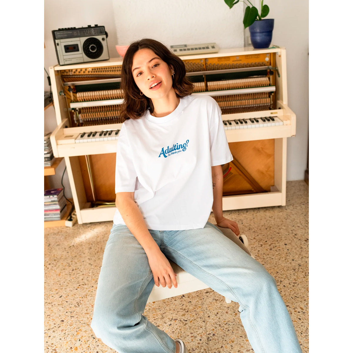 Camiseta Nostalgic Apparel - "Adulting? No, Thank You" Cropped