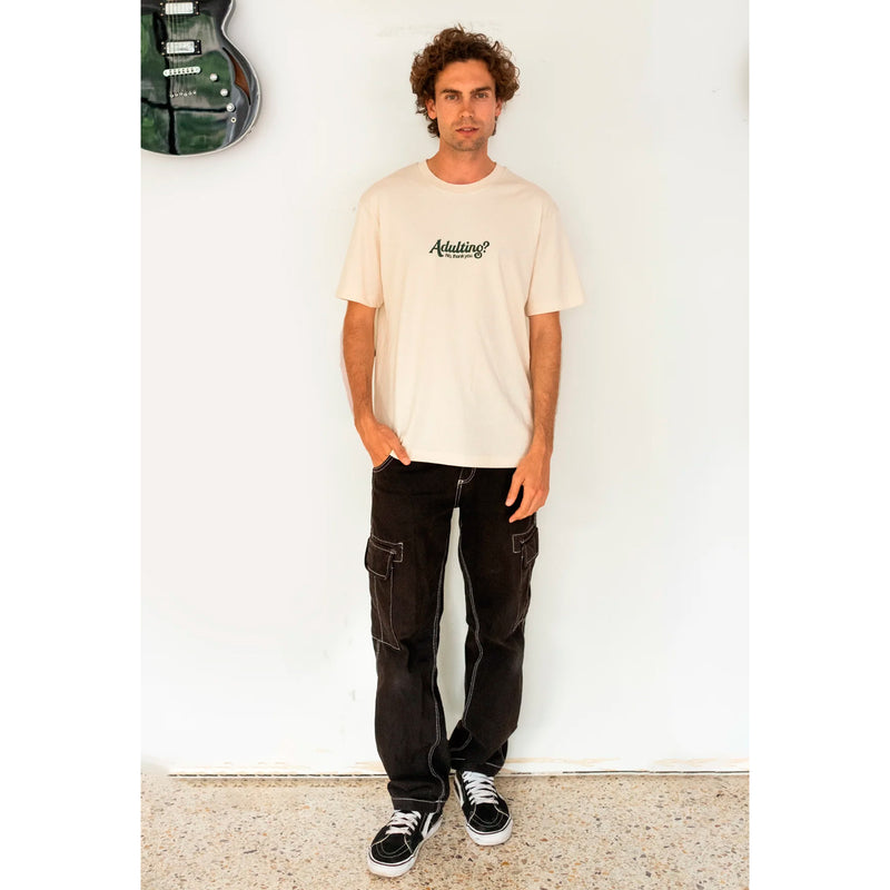 Camiseta Nostalgic Apparel - "Adulting? No, Thank You"