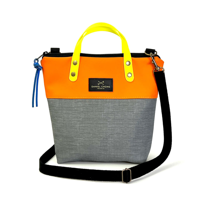 Bandolera mini impermeable con asas vegano Daniel Chong - Asas amarillo cuerpo naranja y gris