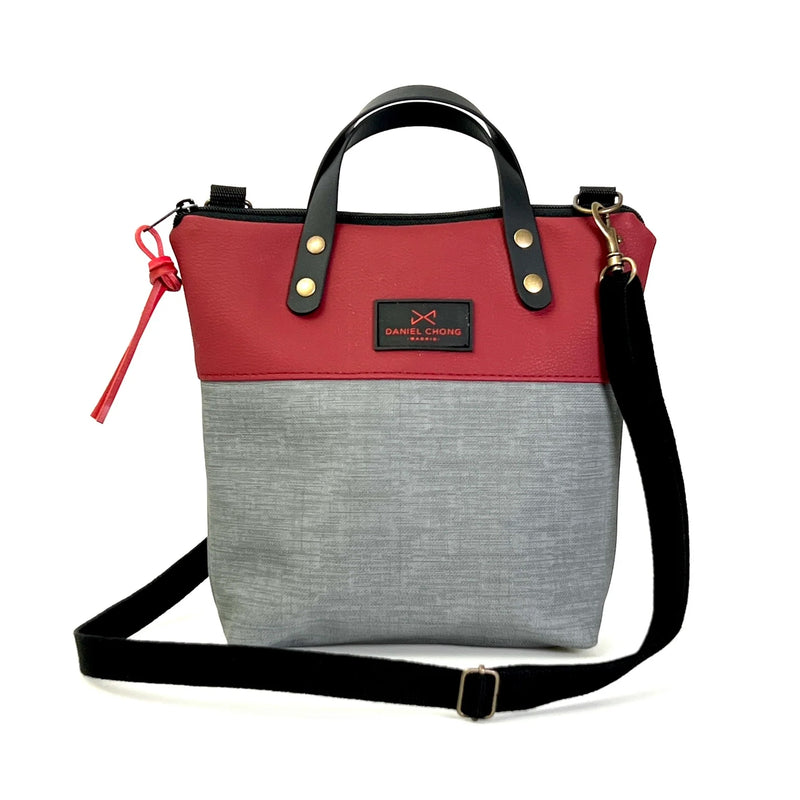 Bandolera mini impermeable con asas vegano Daniel Chong - Asas negro cuerpo rojo y gris
