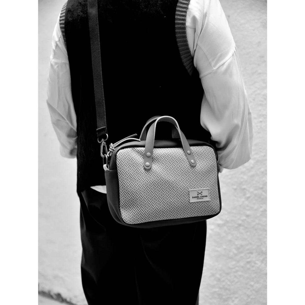Bandolera Urban Box con asas impermeable Daniel Chong - ZigZag y lila