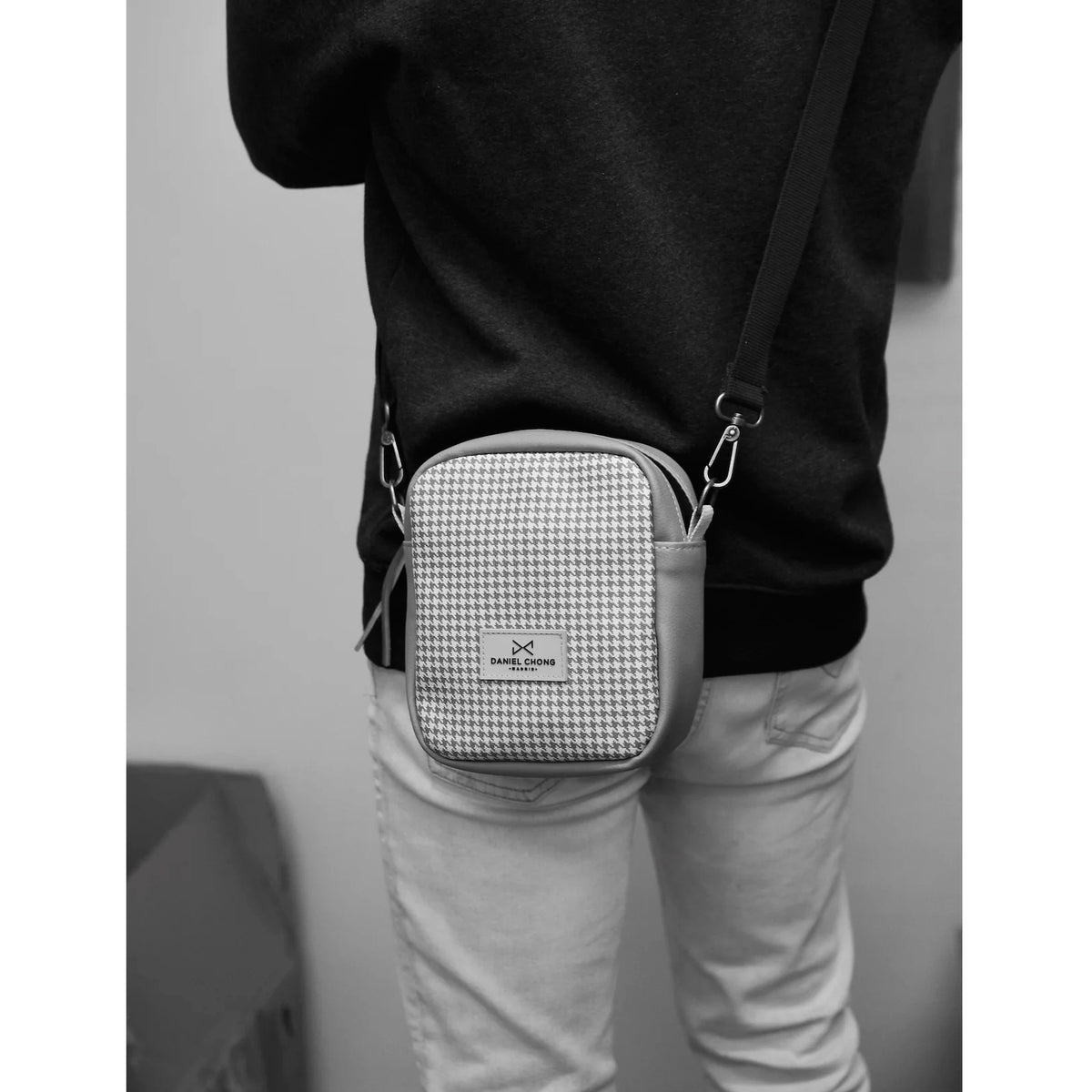 Bandolera Urban Box Mini impermeable Daniel Chong - Pata de gallo y naranja