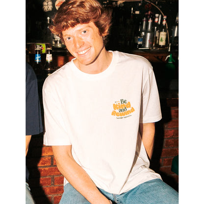Camiseta Nostalgic Apparel - "Be Kind and Rewind"