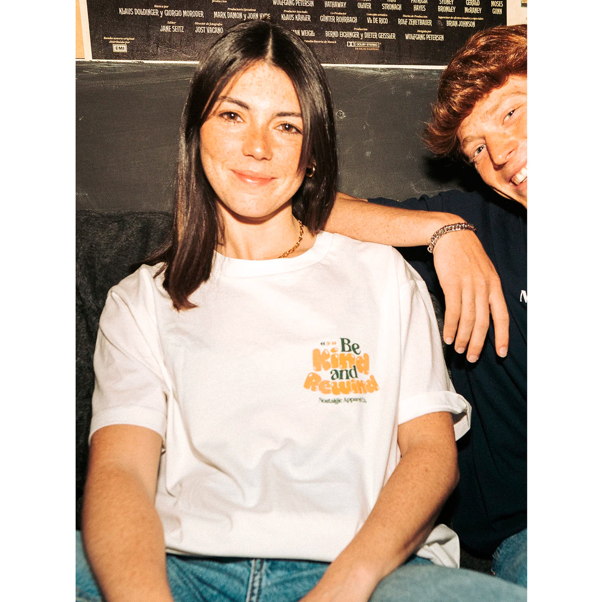 Camiseta Nostalgic Apparel - "Be Kind and Rewind"