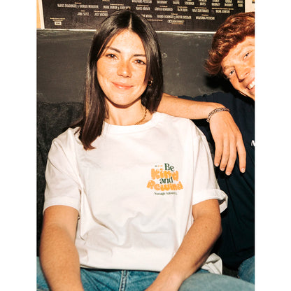 Camiseta Nostalgic Apparel - "Be Kind and Rewind"