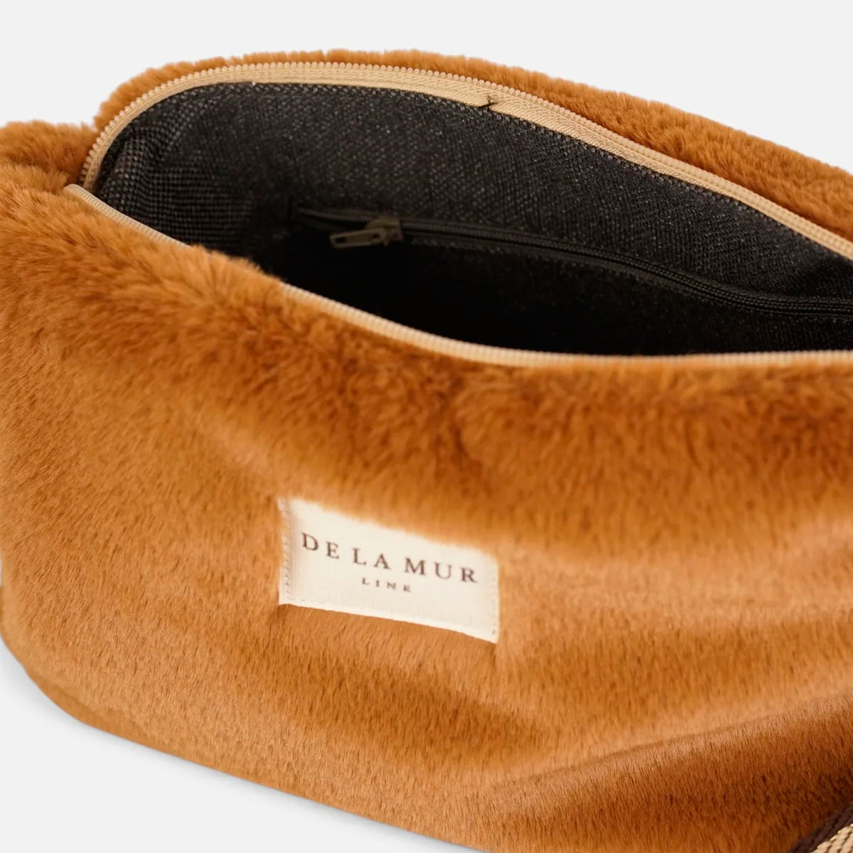 Bolso De La Mur - Clutch Pile