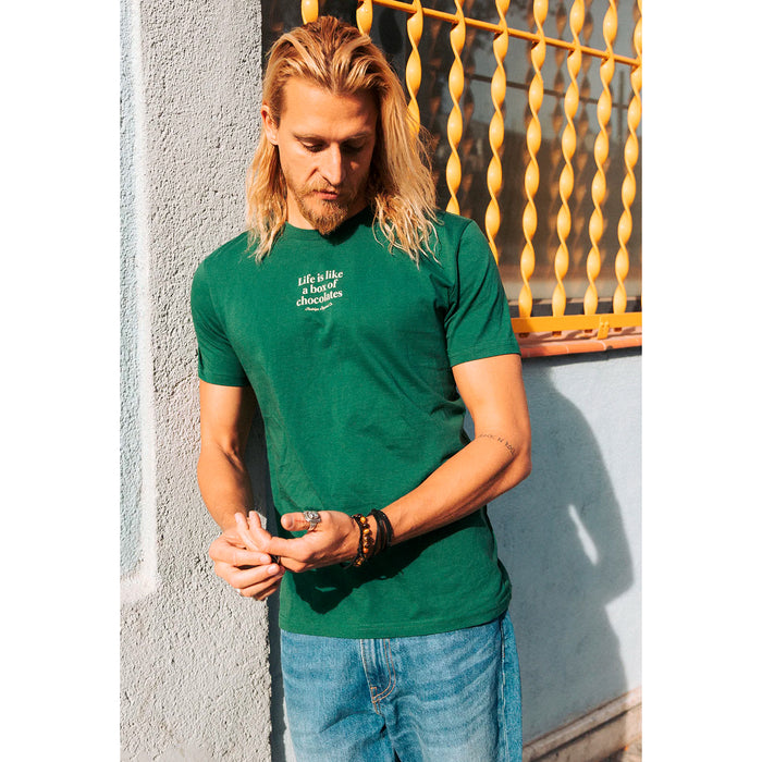 Camiseta Nostalgic Apparel - "Box of Chocolates"