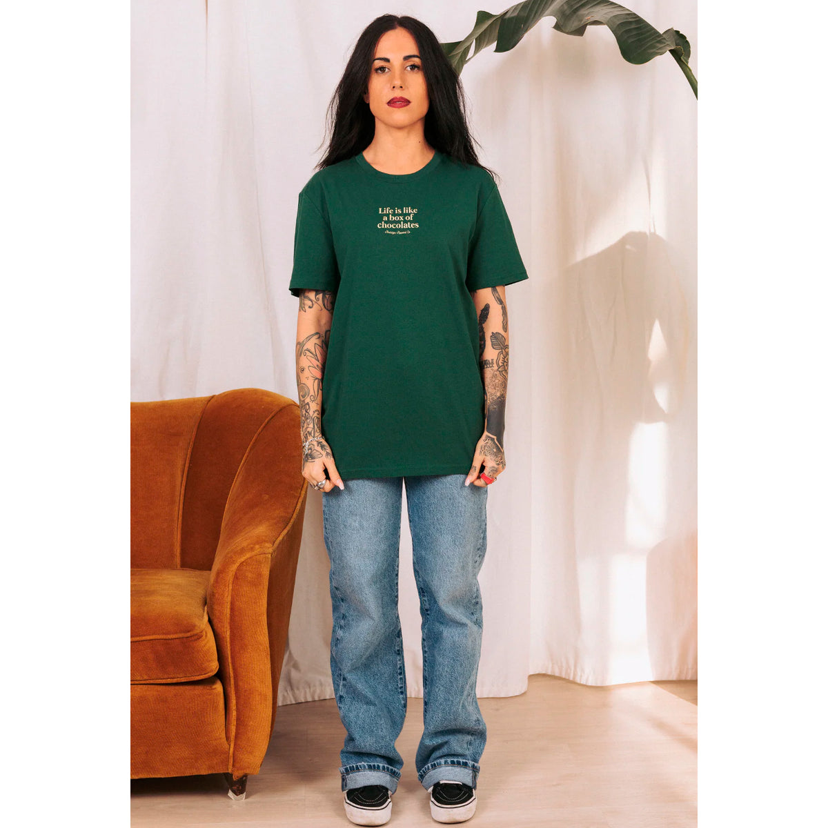 Camiseta Nostalgic Apparel - "Box of Chocolates"