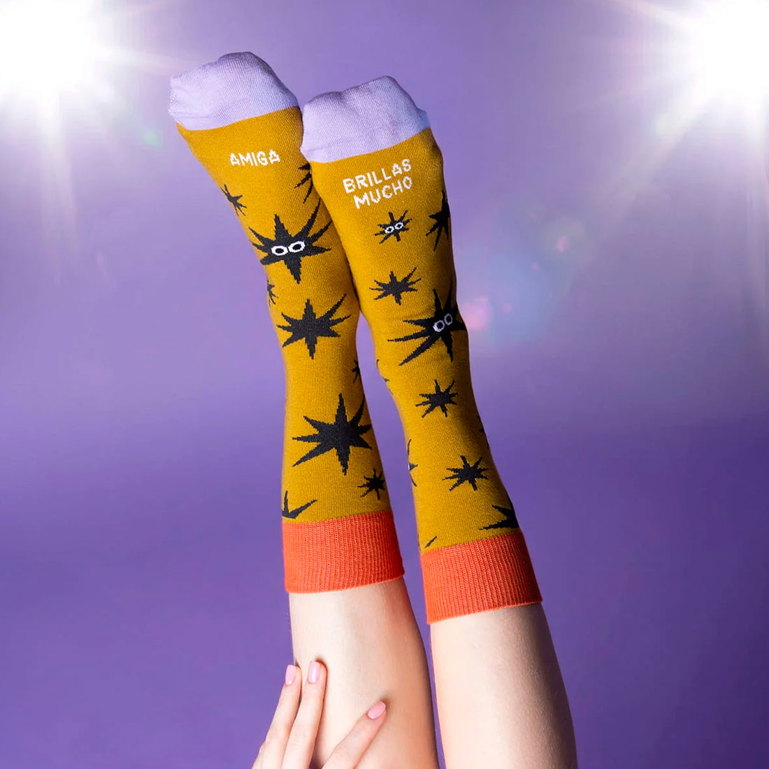 Calcetines UO - "Amiga, brillas mucho" ✨