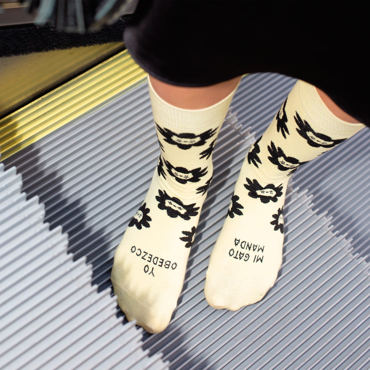Calcetines UO - "Mi gato manda, yo obedezco" 🐱