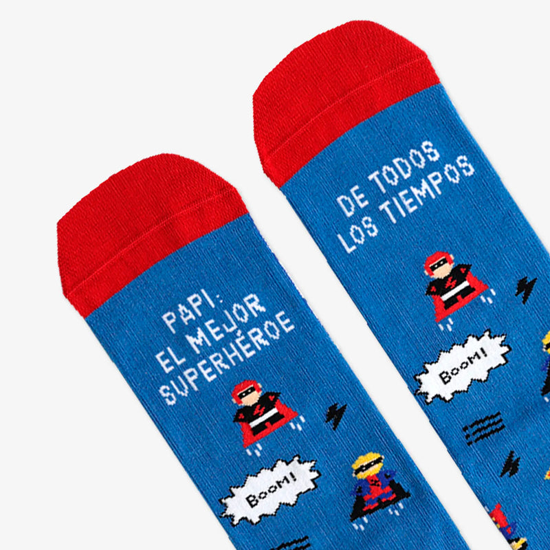 Calcetines UO - "Papi: El Mejor Superhéroe de Todos los Tiempos" 🦸‍♂️