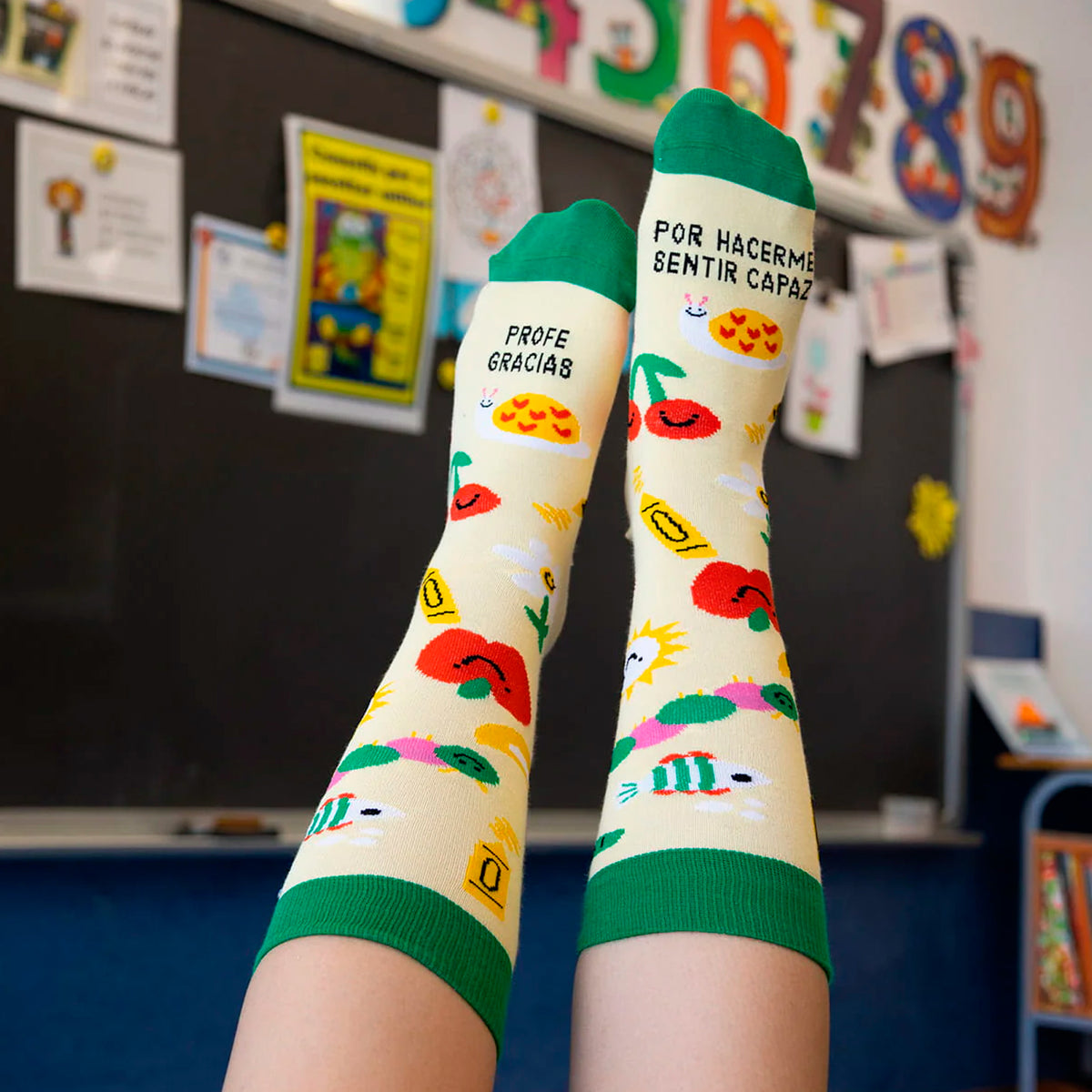 Calcetines UO - "Profe, gracias por hacerme sentir capaz" 🌼🌞