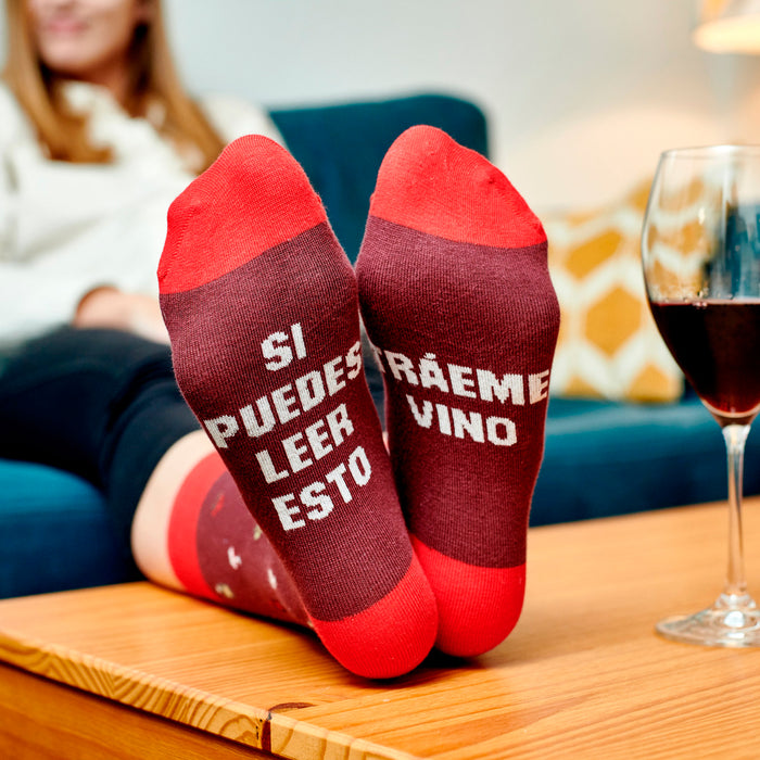 Calcetines - "Si puedes leer esto, tráeme vino" 🍷