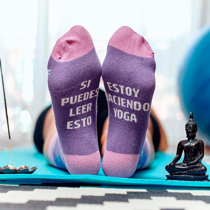 Calcetines - "Si puedes leer esto, estoy haciendo yoga" 🙏