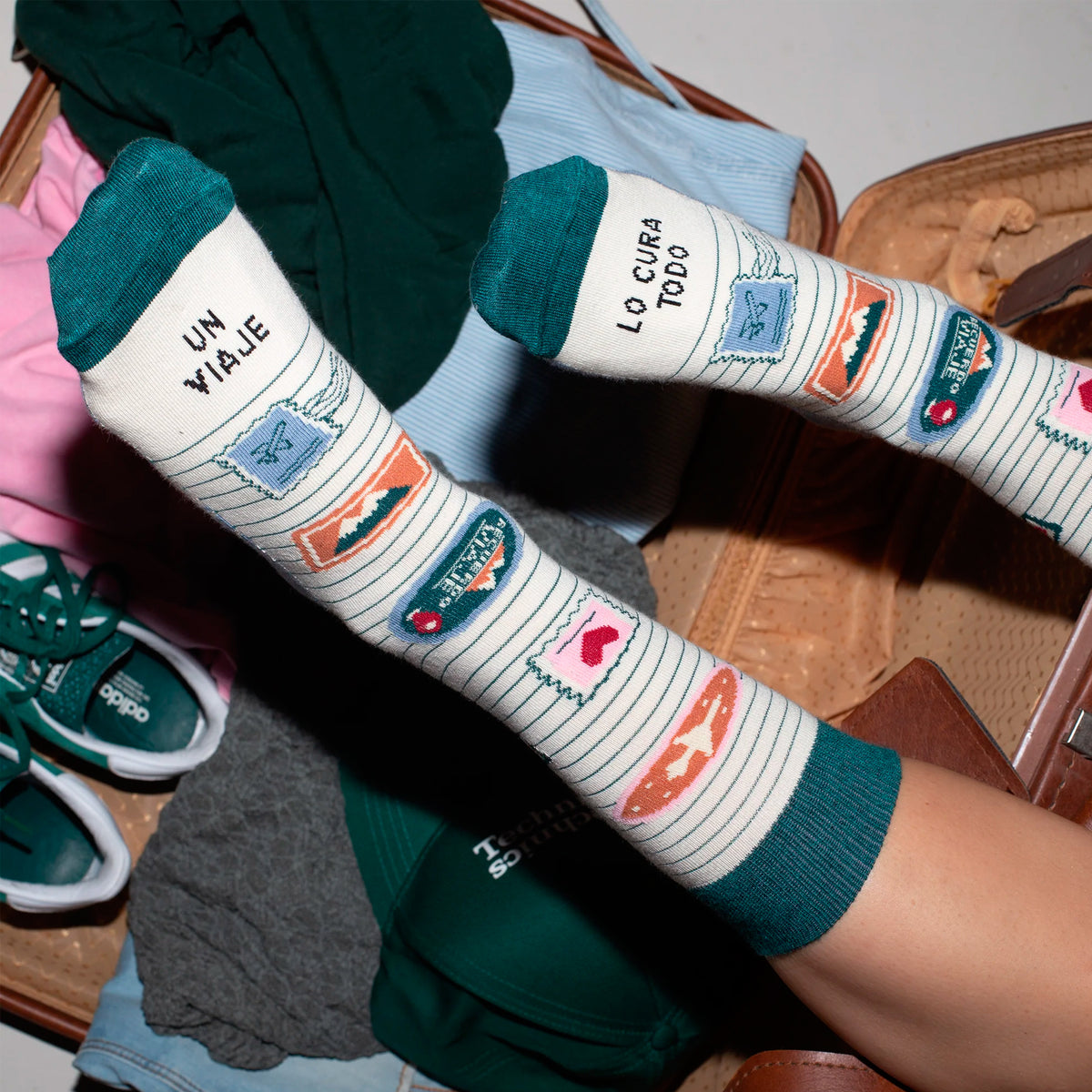 Calcetines UO - "Un viaje lo cura todo"
