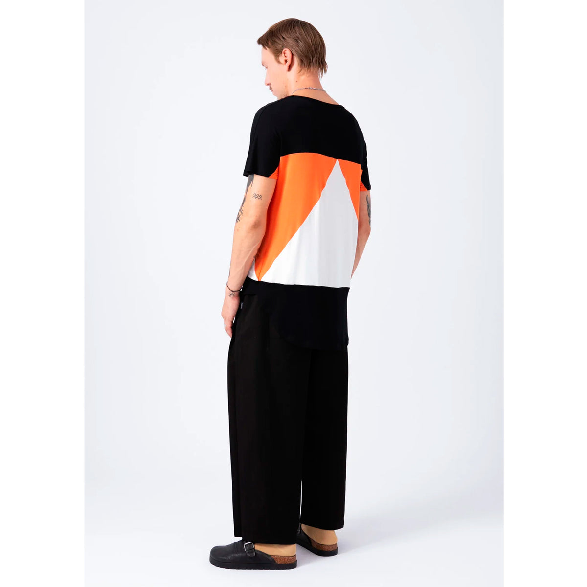Camiseta Pitagora - Aequilaterus Negro Naranja