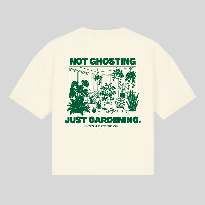 Camiseta Catharsis - Not Ghosting, Just Gardening Cropped