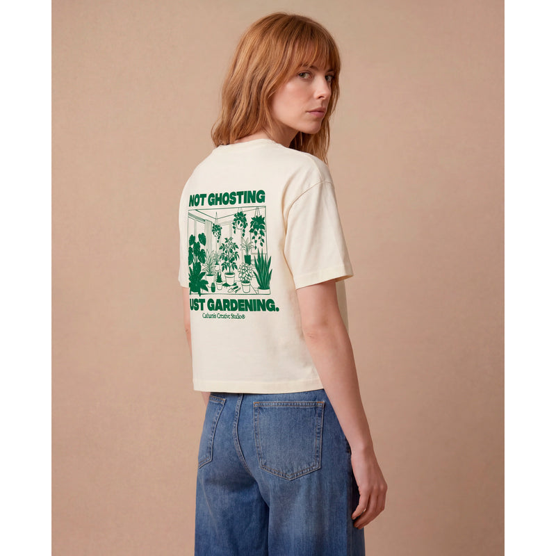 Camiseta Catharsis - Not Ghosting, Just Gardening Cropped
