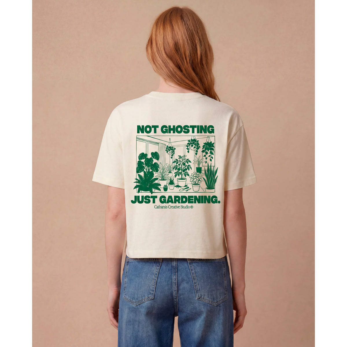 Camiseta Catharsis - Not Ghosting, Just Gardening Cropped