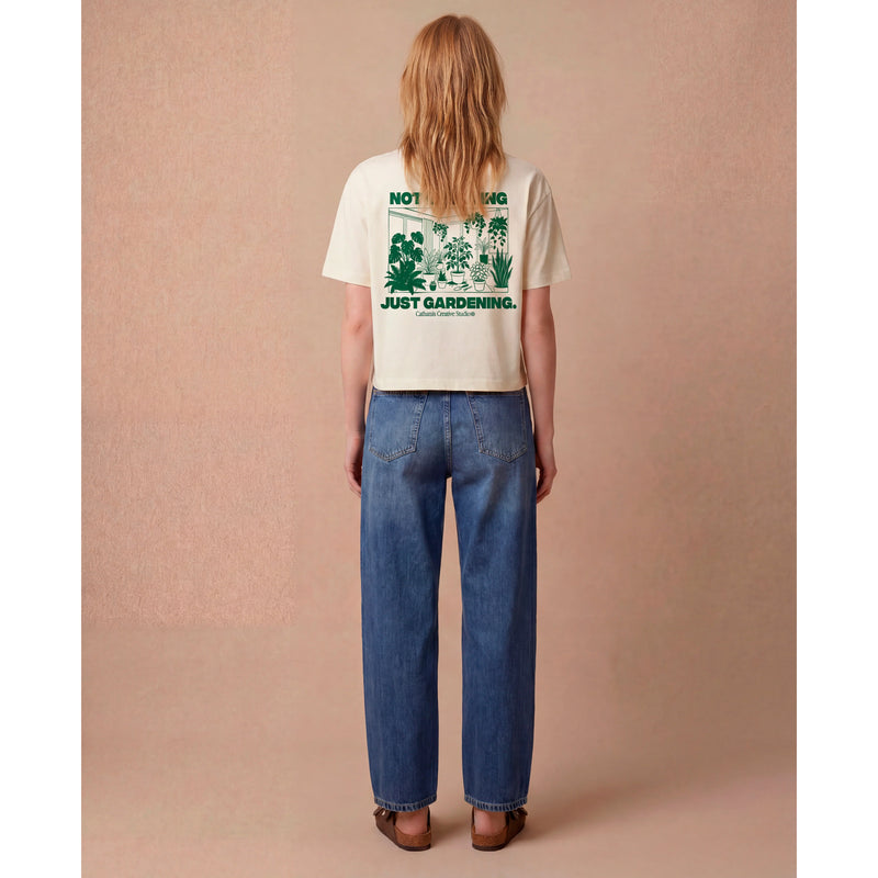 Camiseta Catharsis - Not Ghosting, Just Gardening Cropped