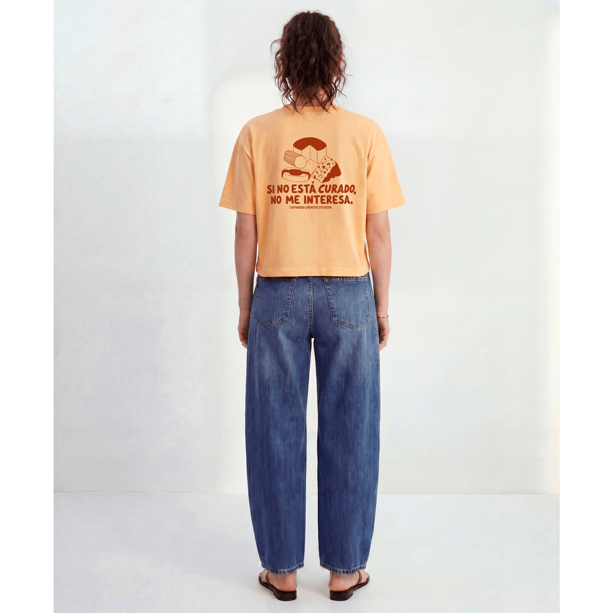 Camiseta Catharsis - Si no está Curado, No me Interesa Cropped 🧀