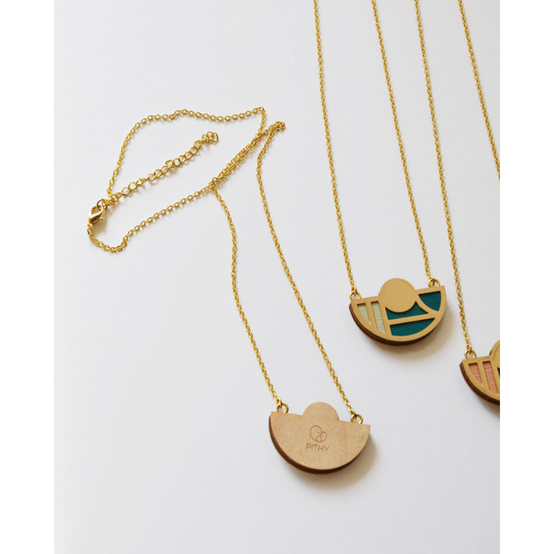 Collar - Half Circle Necklace Ocean and White Sand