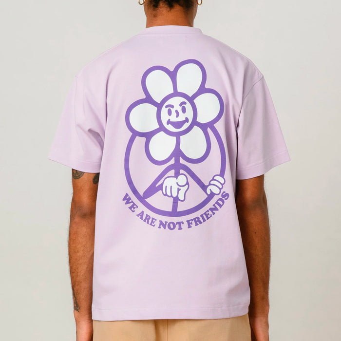 Camiseta We Are Not Friends - Daisy Logo Lavander