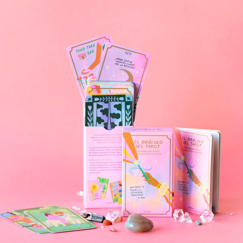 "Oráculo Del Tarot" de Mara Parra