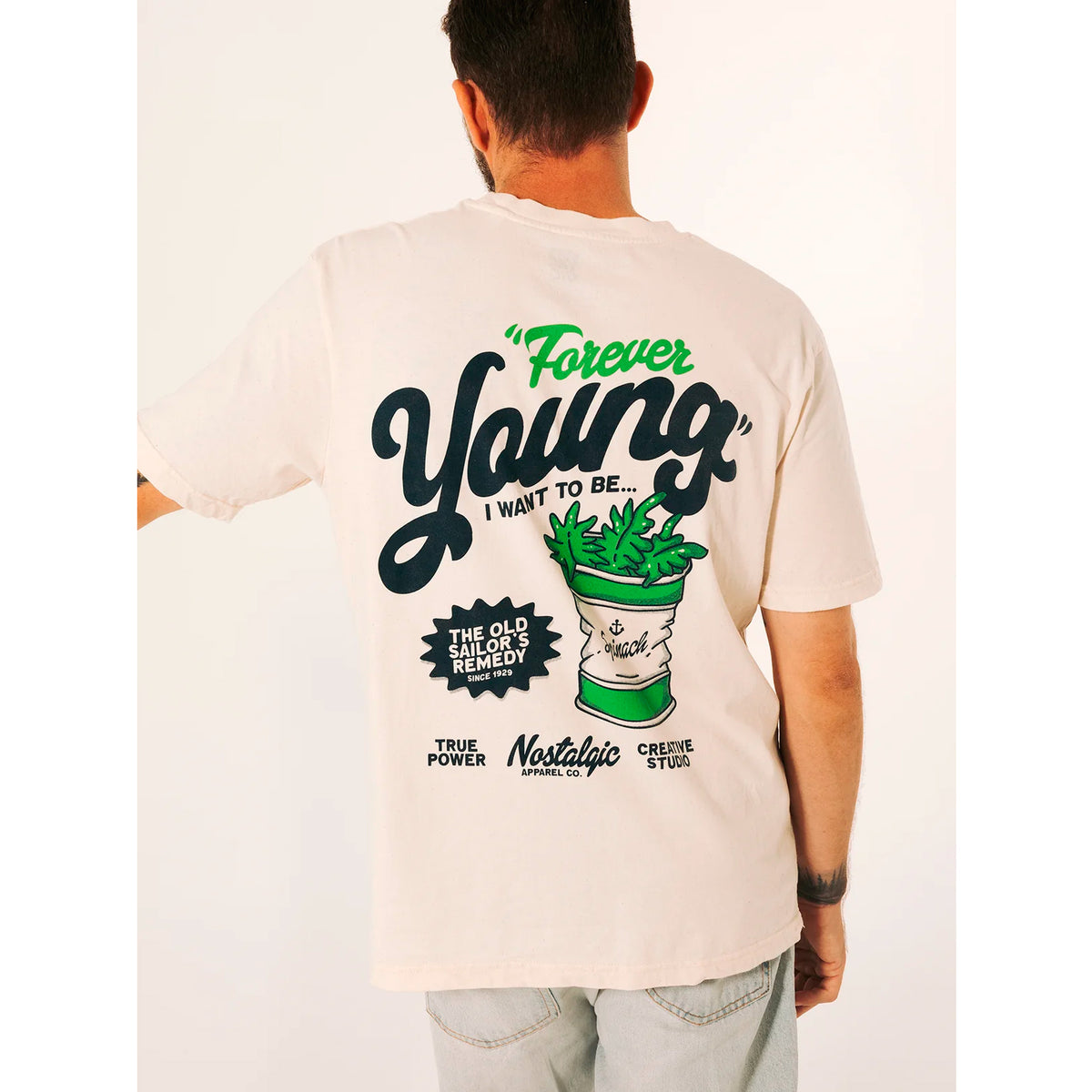 Camiseta Nostalgic Apparel - "Forever Young"