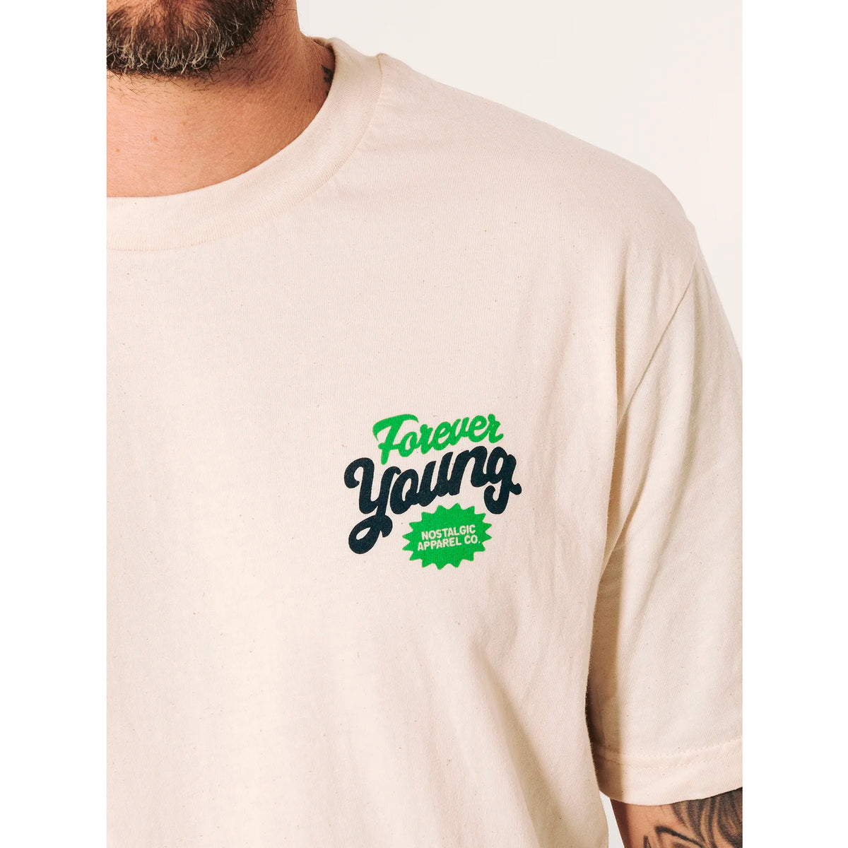 Camiseta Nostalgic Apparel - "Forever Young"