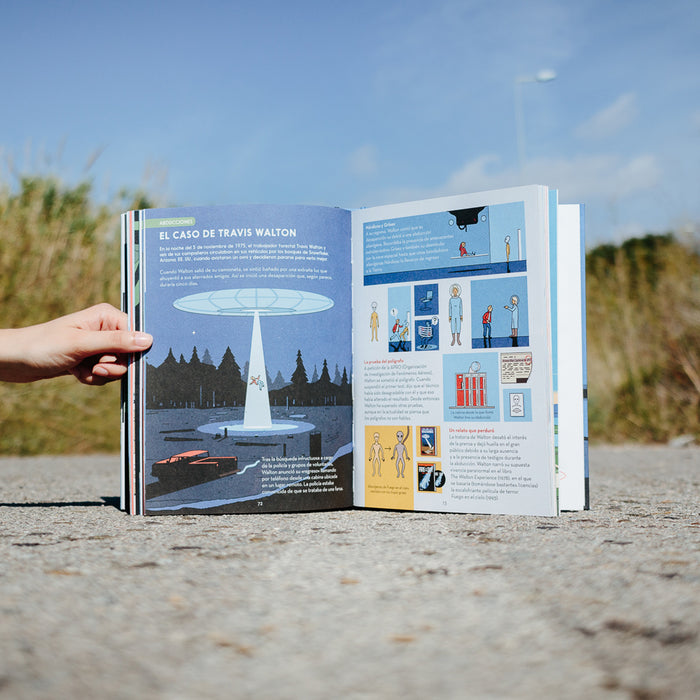 Libro - "Historia ilustrada de los ovnis" de Adam Allsuch Boardman